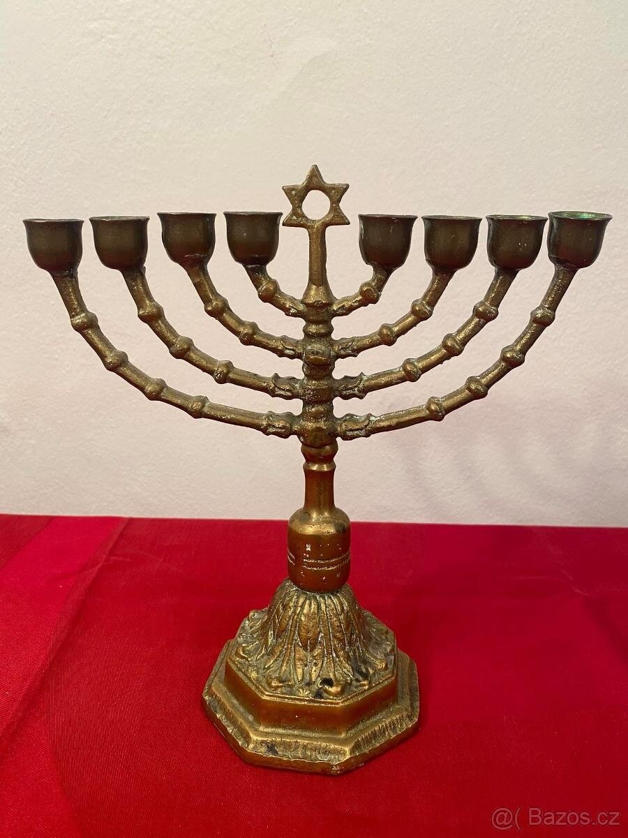 Starý mosazný židovský svícen 8ramenný
