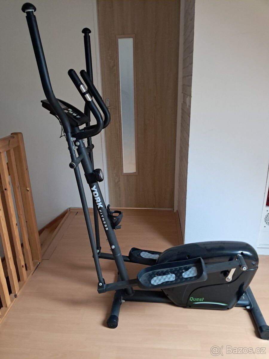 Elipticky trenažér