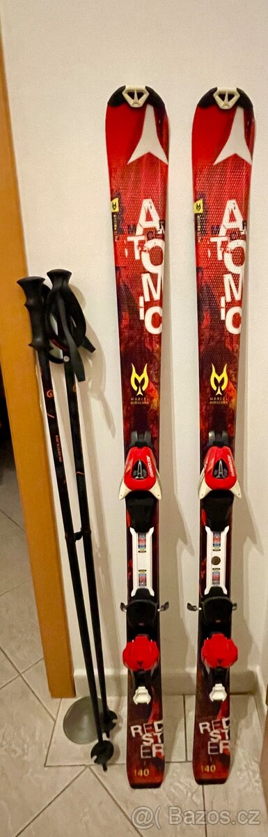 Lyže ATOMIC 140cm+hůlky 110cm