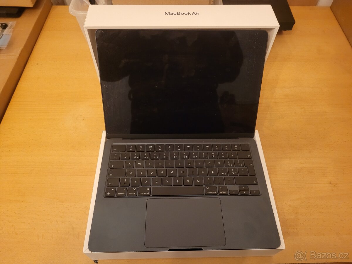 MacBook Air M2 (2022), 8 GB / 512 GB