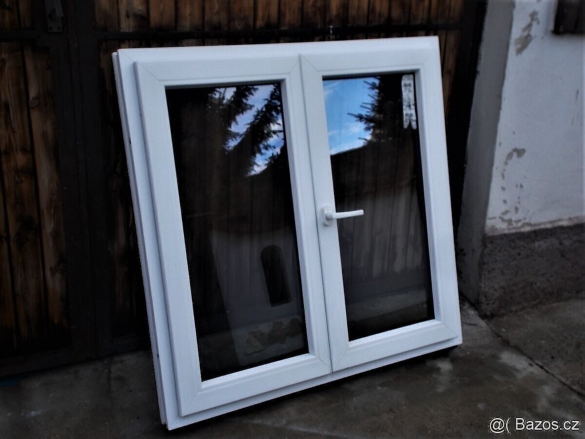 Okno 109 x 125 cm doprava