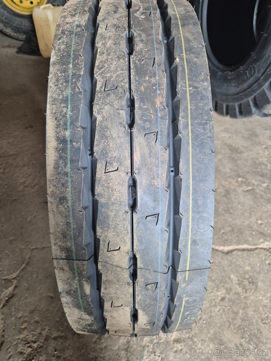 Pneu 235/75 r 17.5 michelin x multi