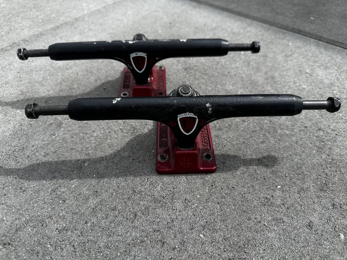 Skateboard truck independent