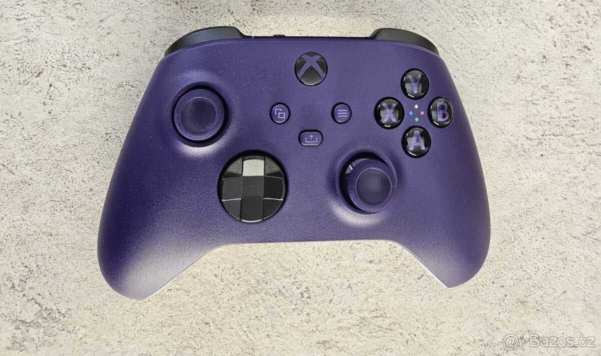 Xbox wireless controller / Xbox bezdrátový ovladač