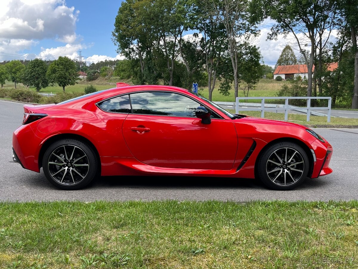 TOYOTA GR86 2.4 6MT - TOP