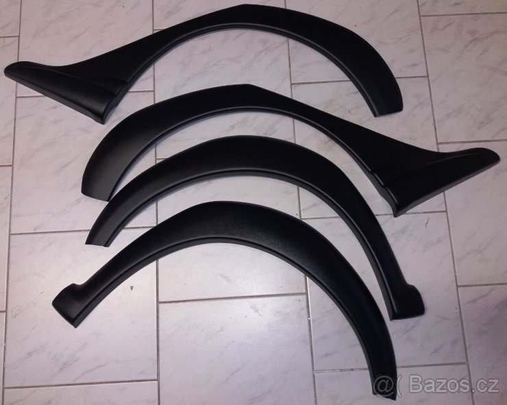 Lemy blatníků úzké černý dezén Škoda Fabia 2000–2007