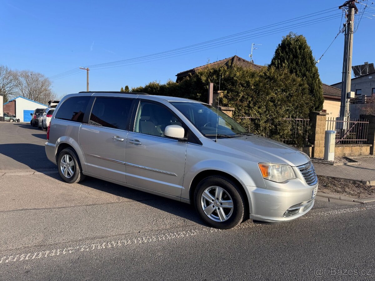 Chrysler Town Country 3,6 DVD, RT 2012