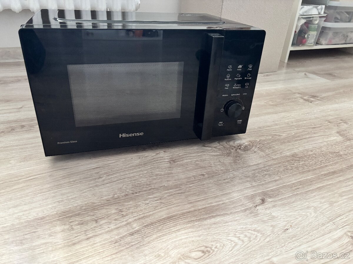 Mikrovlnná trouba Hisense černá