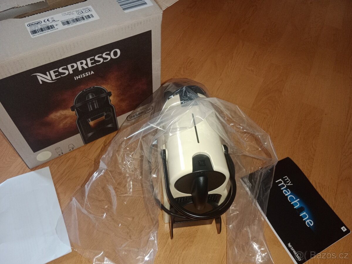 Kávovar DeLonghi úplně nový zabalený ,