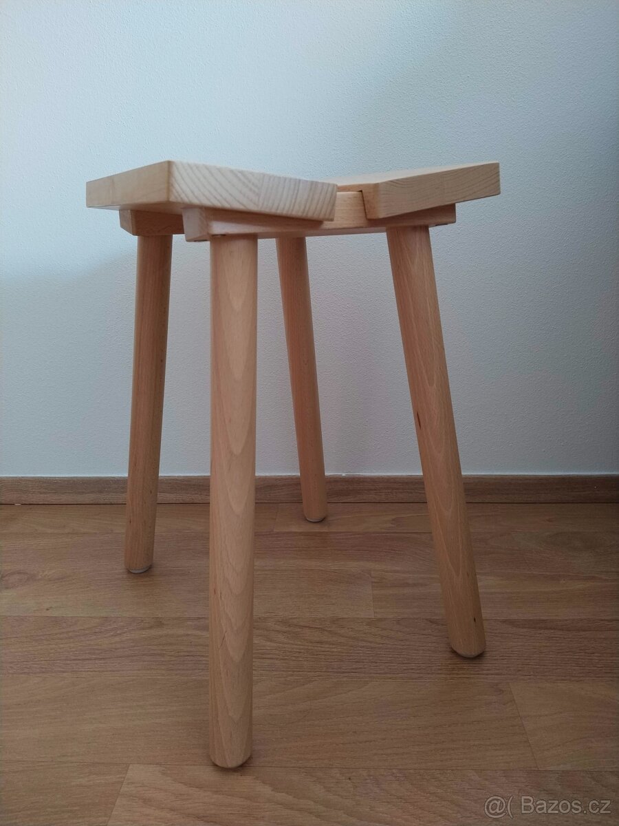 YPPERLIG - dřevěná stolička, jako nová