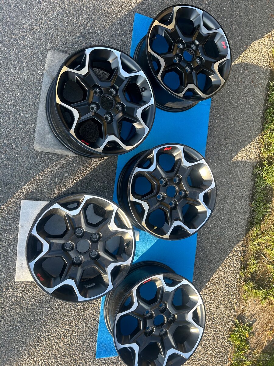 Jeep Wrangler nové Rubicon disky r17 alu kola