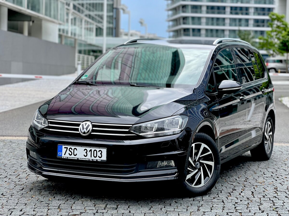 VW Touran 2018,7 mistTop Stav