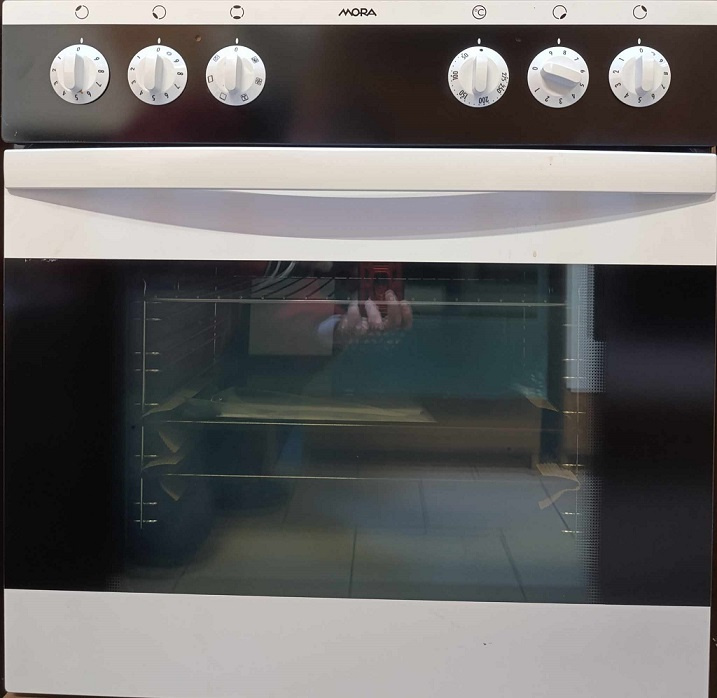 SET vestavná trouba MORA + sklokeramická deska Gorenje