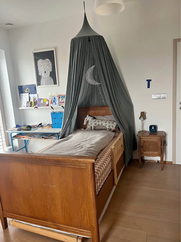 Stylová a kvalitní postel z masivu
