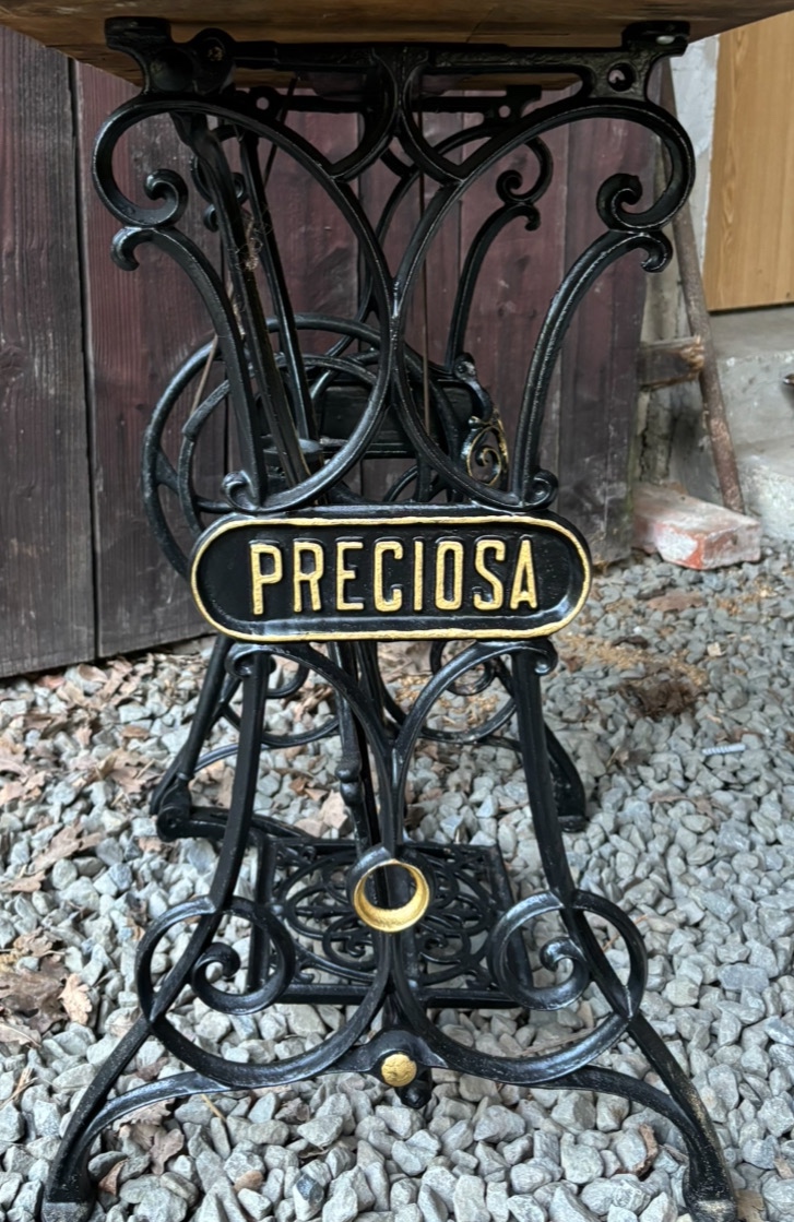 Litinové podstavce