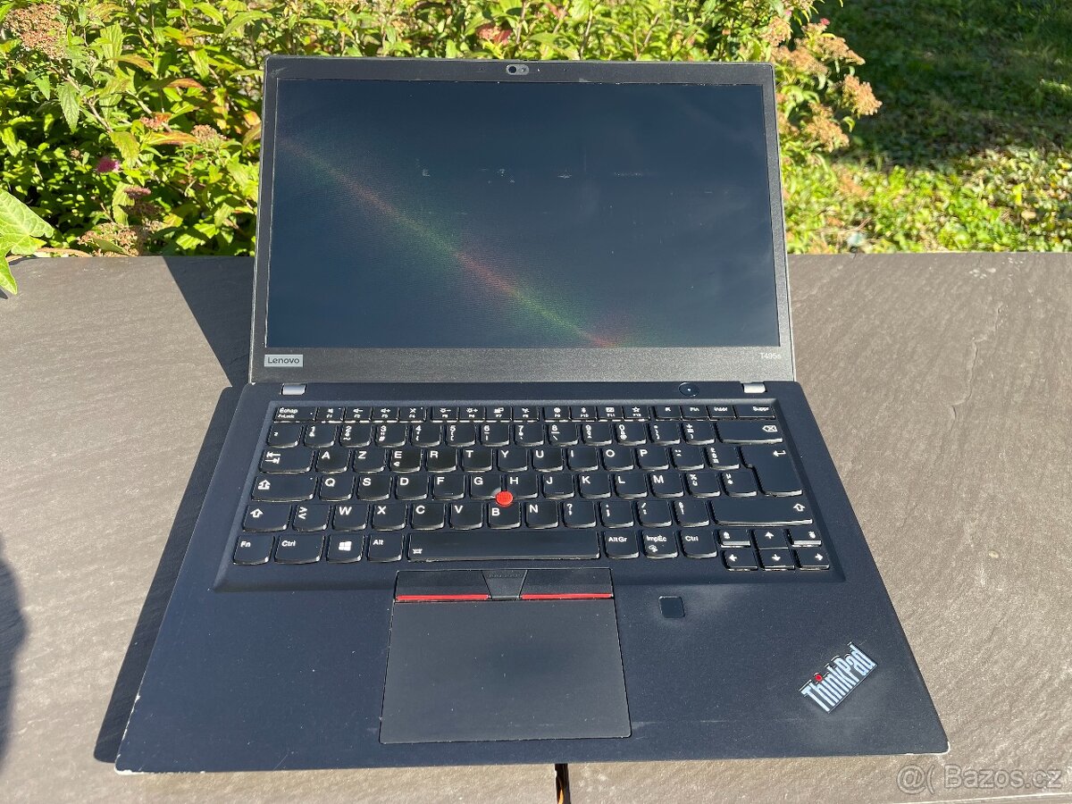 Lenovo T495s - dotykové FullHD LCD, grafika i na hry