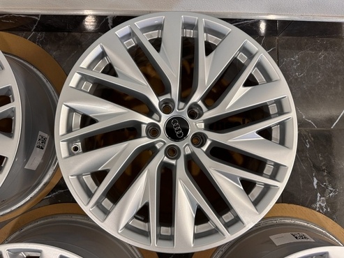 original audi a7 4k r19 4K8601025E S Line