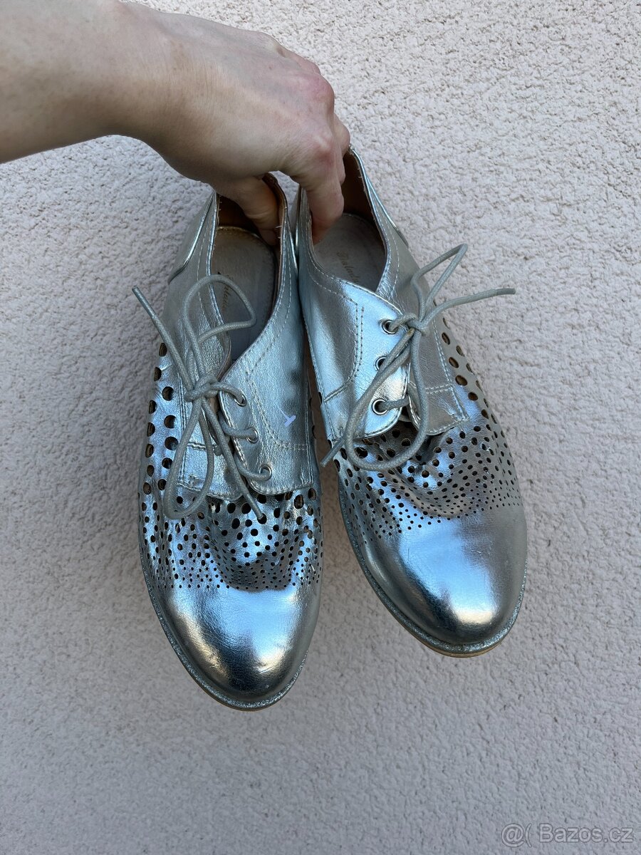 Originální kožené vintage stříbrné polobotky, vel. 41