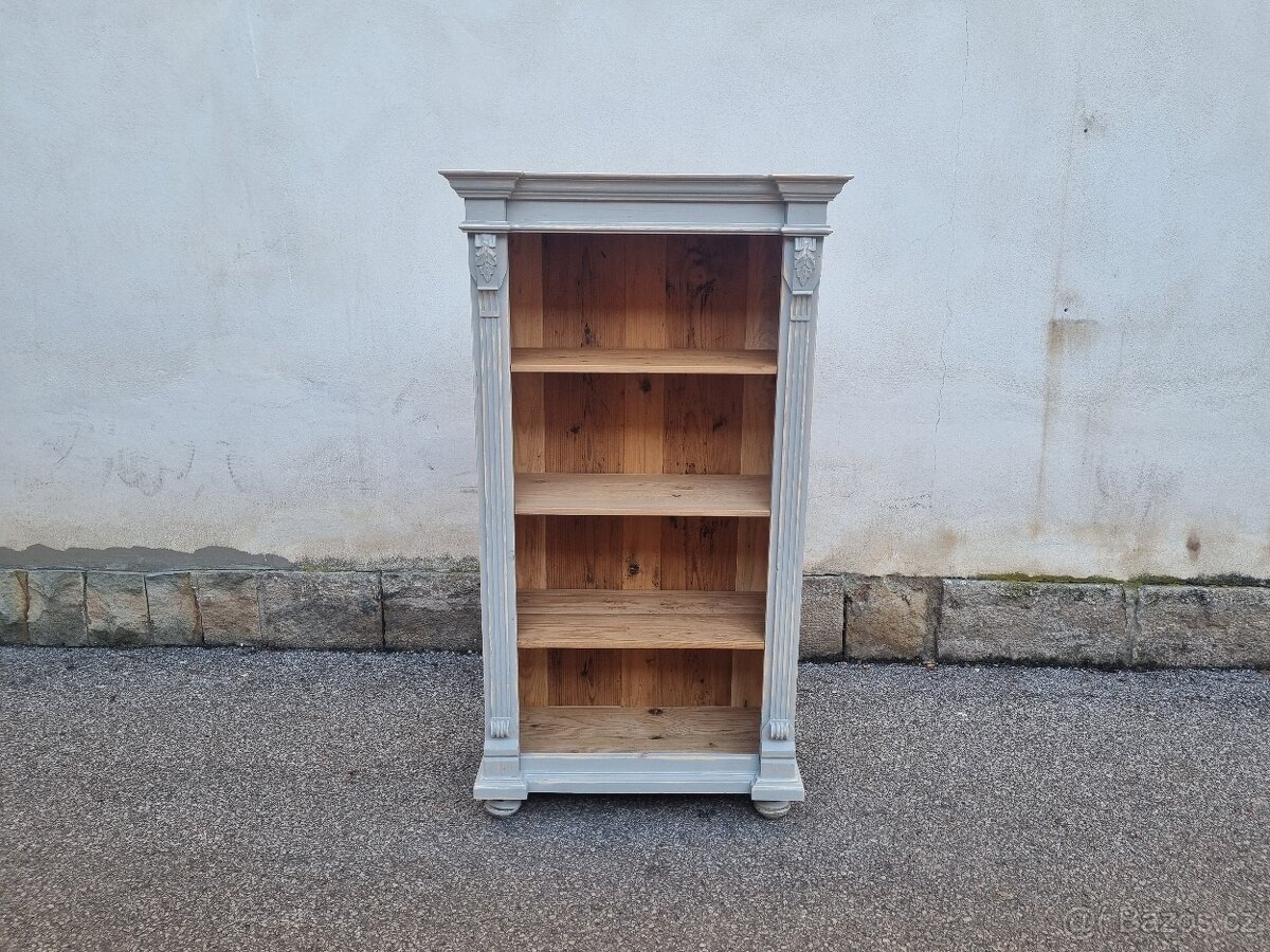 KRÁSNÁ STARÁ ZDOBENÁ KNIHOVNA - REGÁL