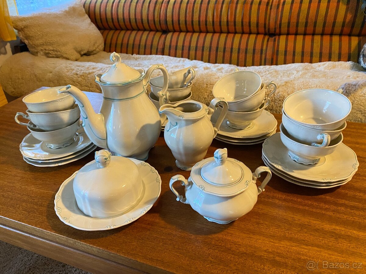 Historický porcelánový servis značky Pirkenhammer