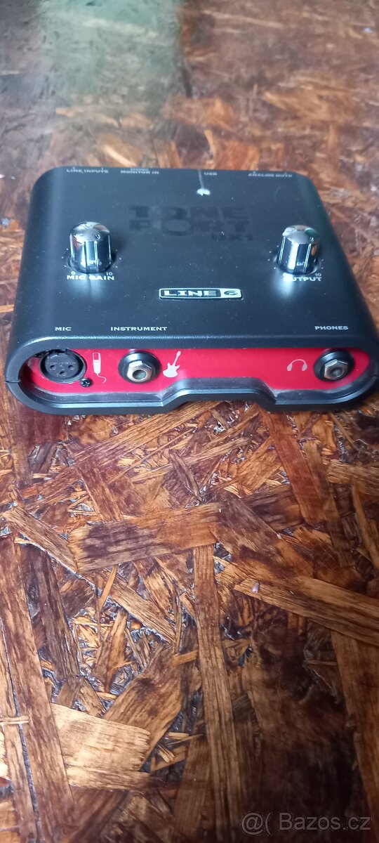 Prodám mix, wah, chorus