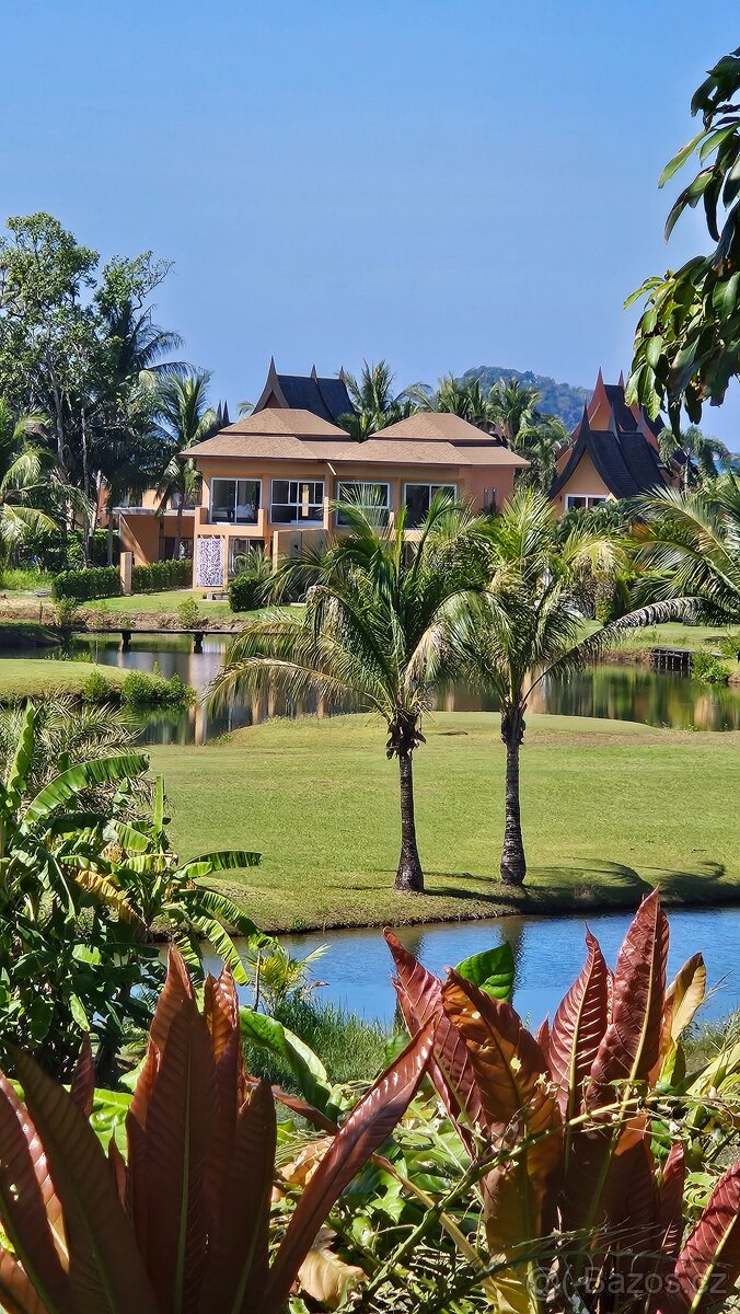 Vila Jasmine a white Lotus-viz booking.com