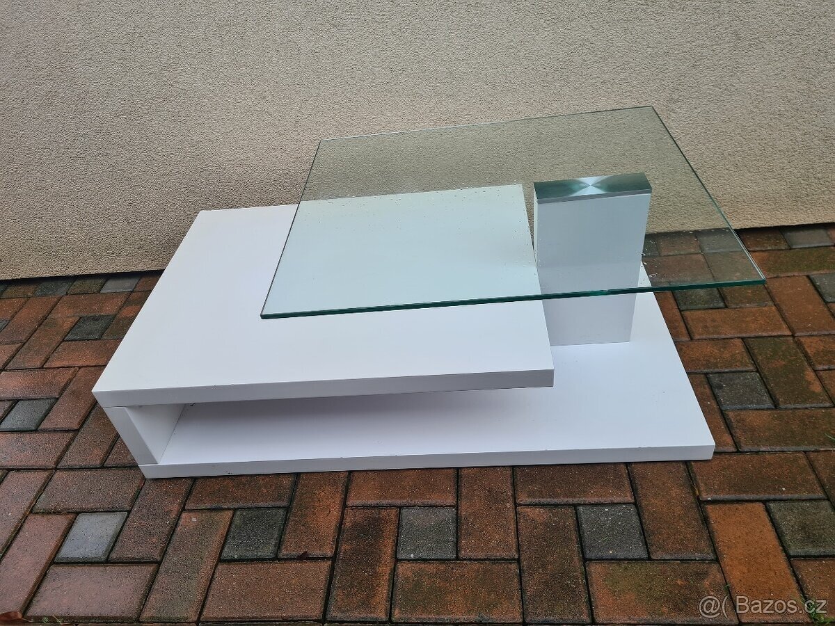 Designový konferenční stůl