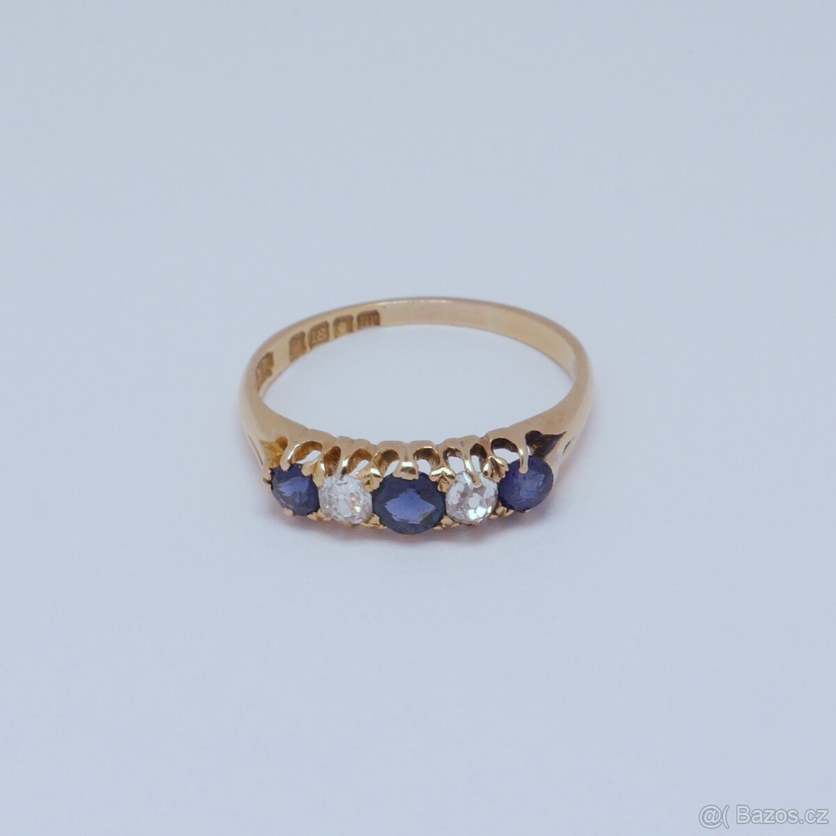 Zlatý prsten se safíry a diamanty