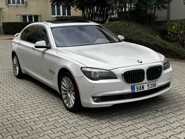 BMW Řada 7 750i Long xDrive Night Vision Soft-close Head-Up