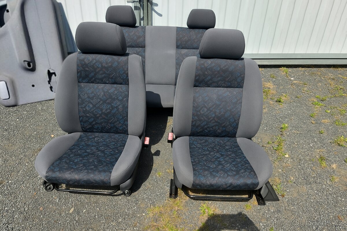 Sedačky, tapeci, koberečky Felicia