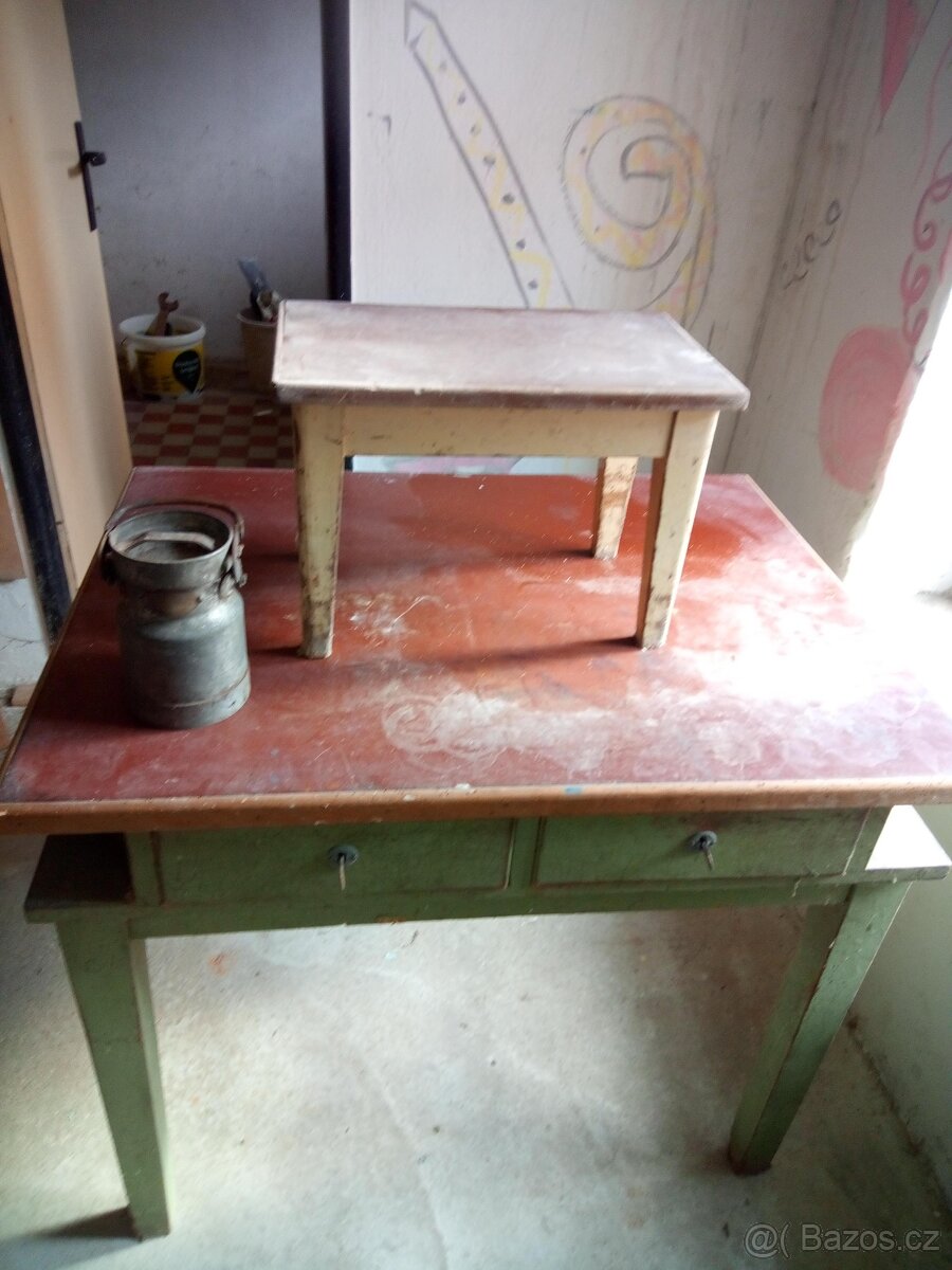 Stul, stolička, konev na mléko