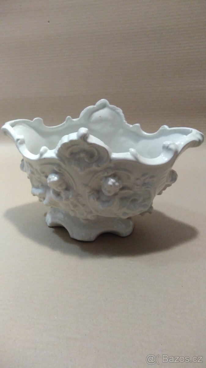 Mísa z bílého porcelánu