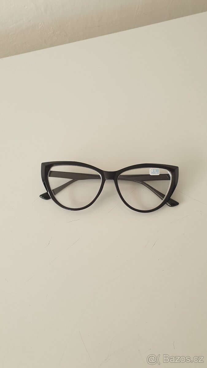 Dioptrické brýle -2,5 dioptrie (na dálku)