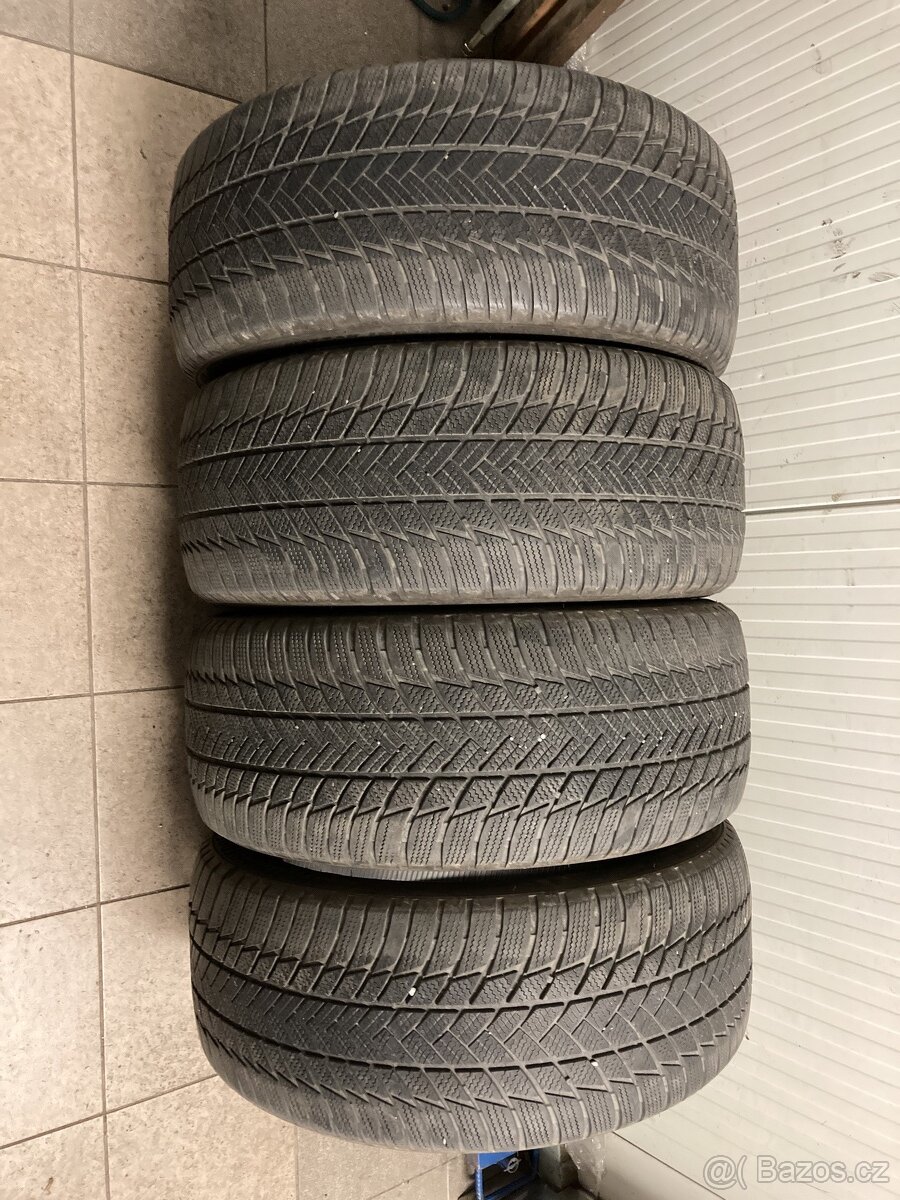 Zimní pneumatiky Bmw X5 275/45/20 Runflat