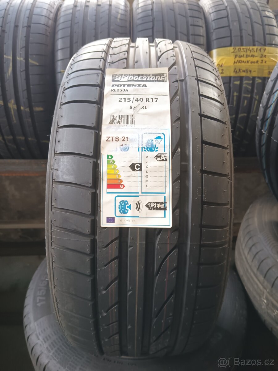 1xletní pneu 215/40/17.Bridgestone.