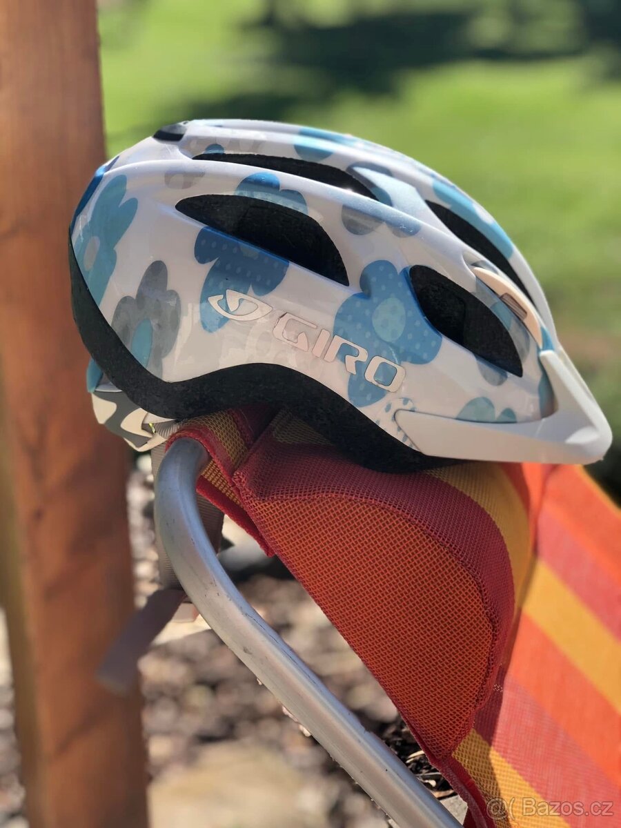 Dívčí cyklistická helma