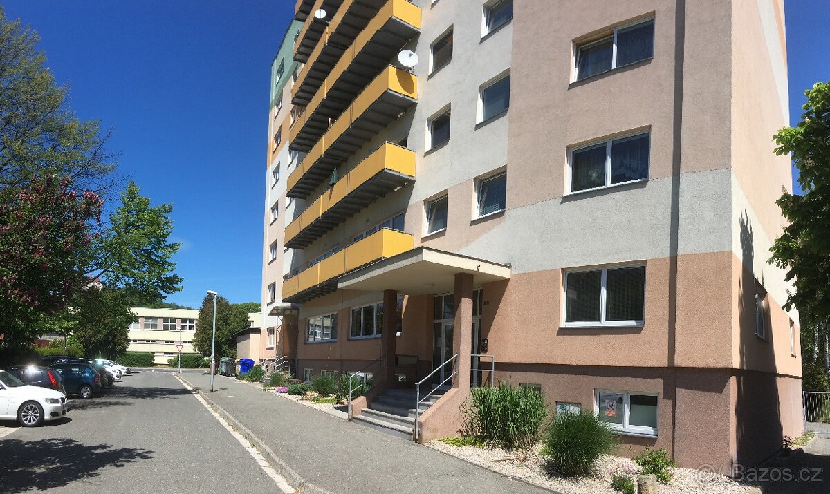 Nabízíme pronájem pěkného bytu 2+kk (40m2) v centru Náchoda