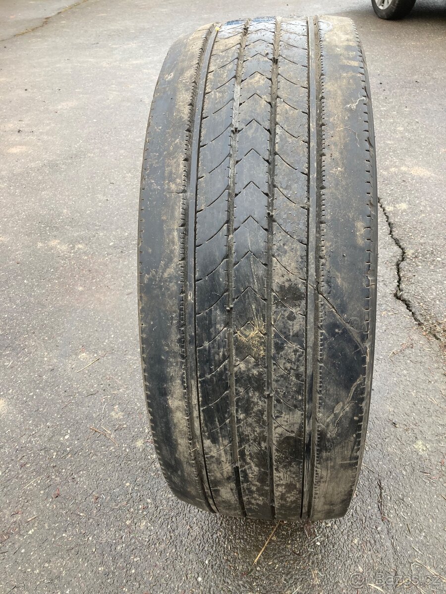 Pneu 315/60 R 22,5