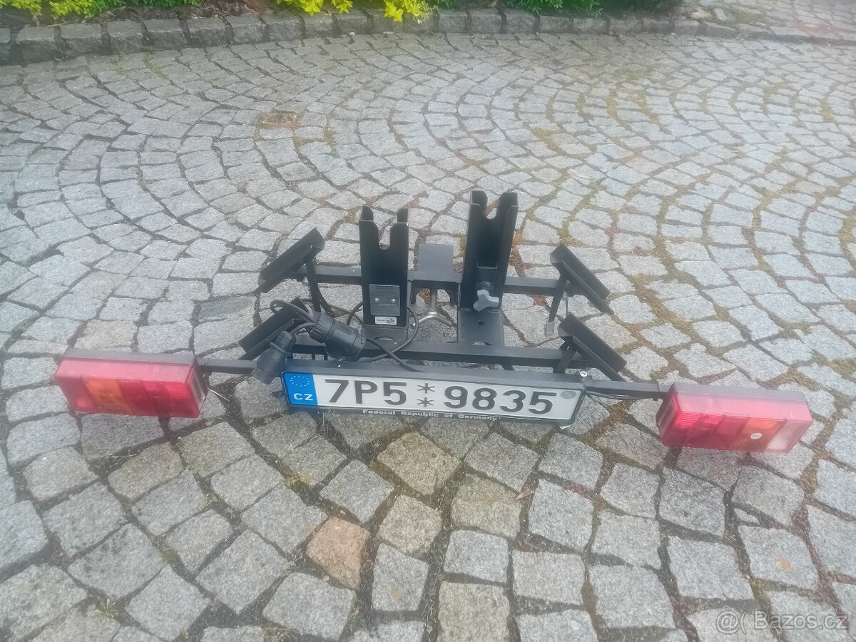 držák na 2 kola na kouli auta