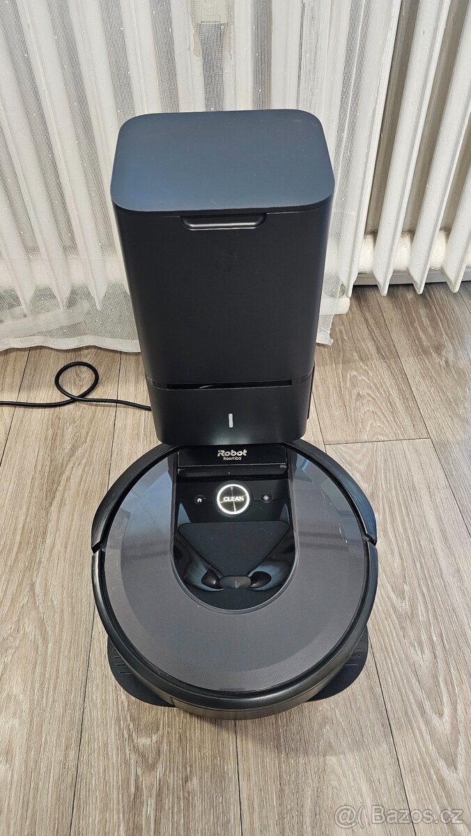 iRobot Roomba i7+ s vyprázdňovací stanicí se zárukou
