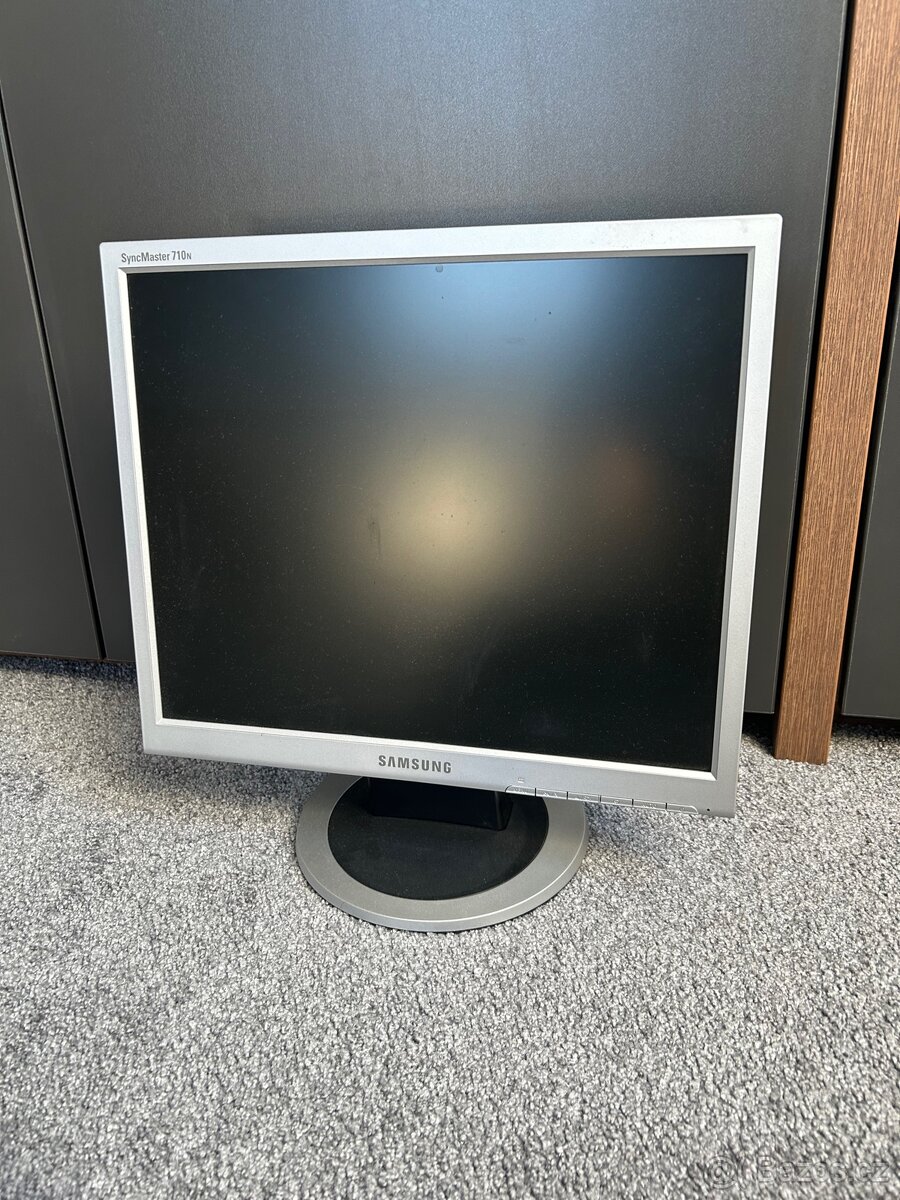 Samsung 710N