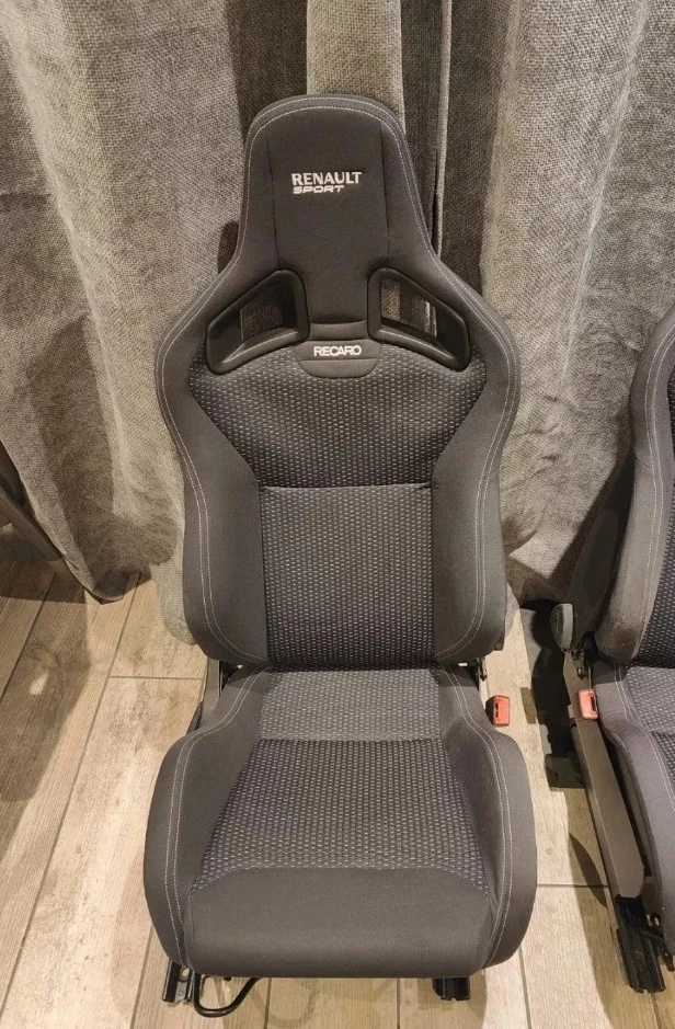 Přední sedadla Recaro CS Sportster Renault Clio 197