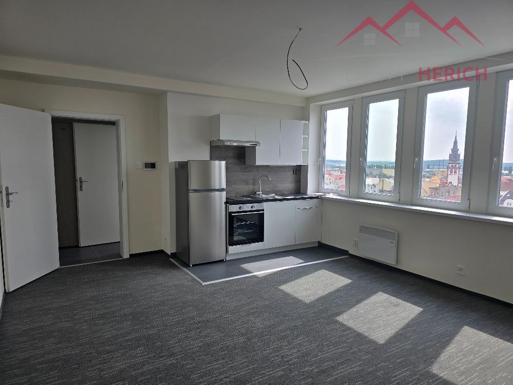 Pronájem bytu 1+kk, rekonstrukce, 34 m2, Žižkovo náměstí - A