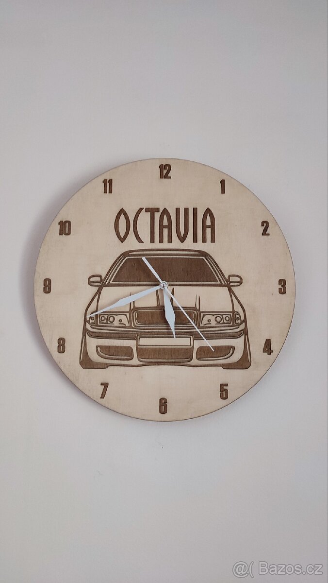 Nástěnné hodiny škoda Octavia