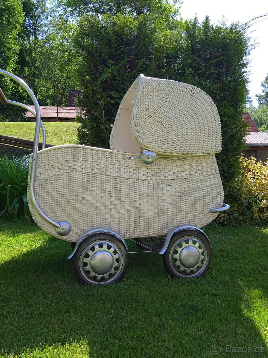 Retro kočárek