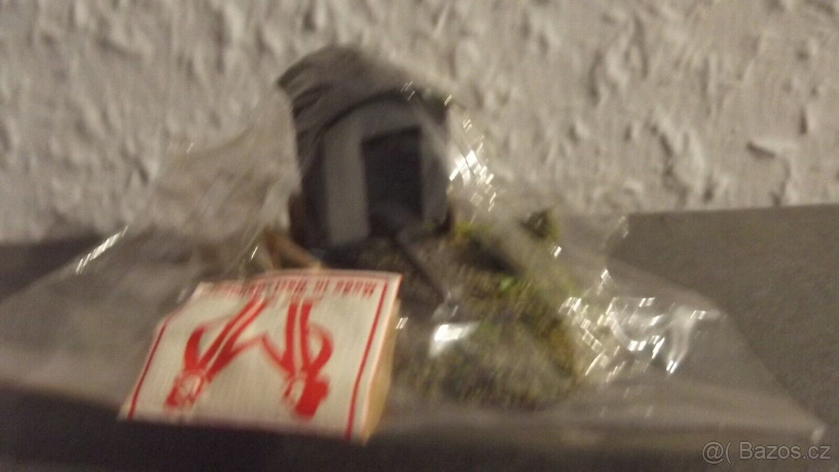 10 figurek Preiser jednotlivě balených s nálepkou Preiser, n