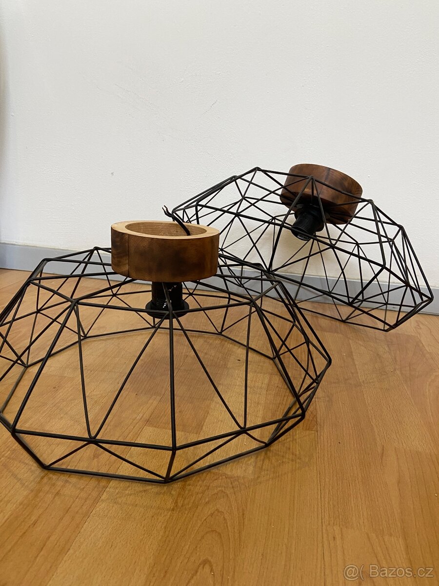 Stropní lampa černá