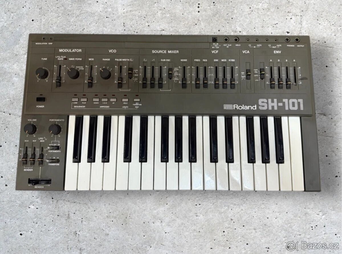 Koupím Roland SH-101