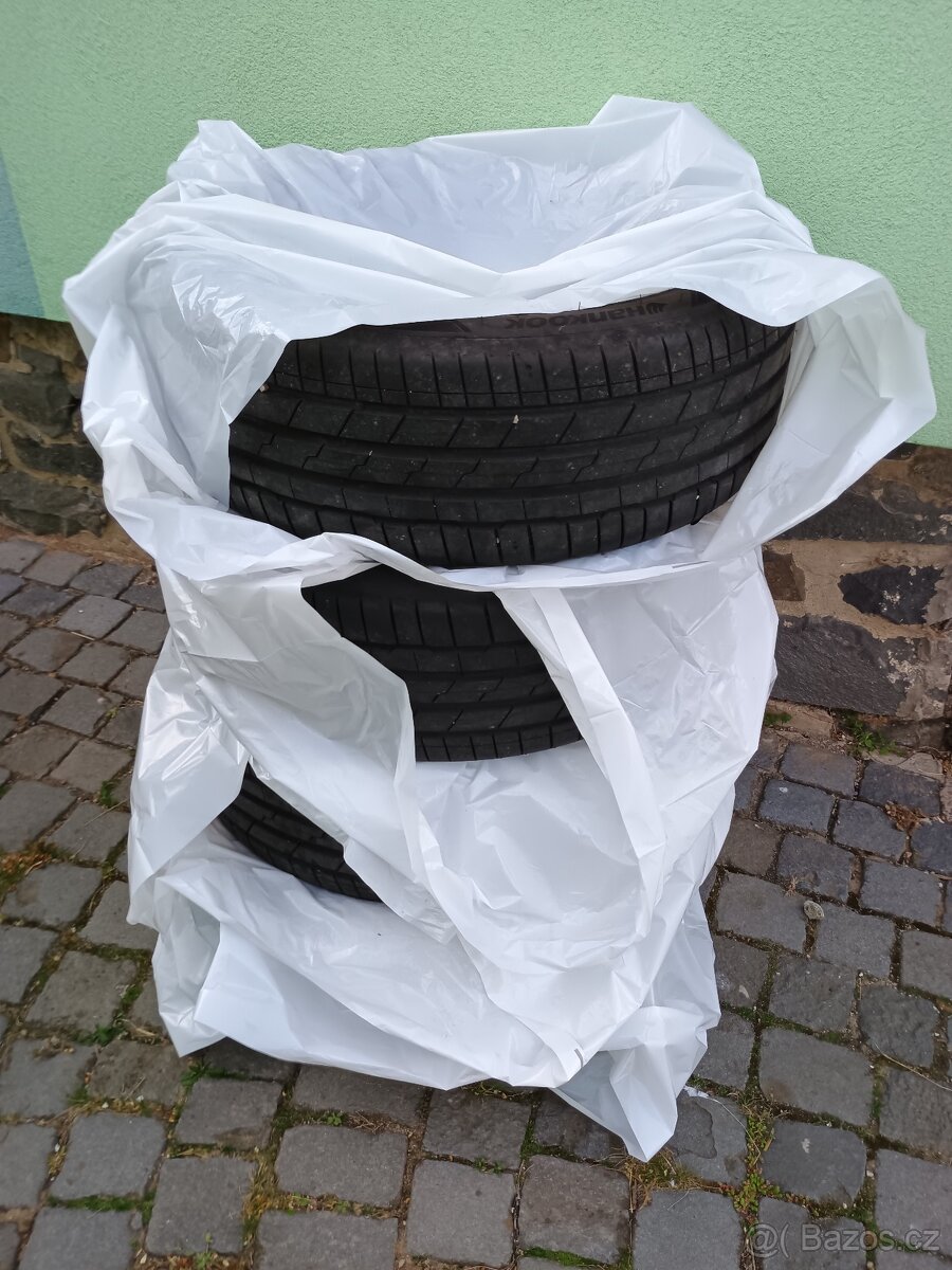 Hankook 225/45 R19 Ventus S1 Evo3 K127 96W
