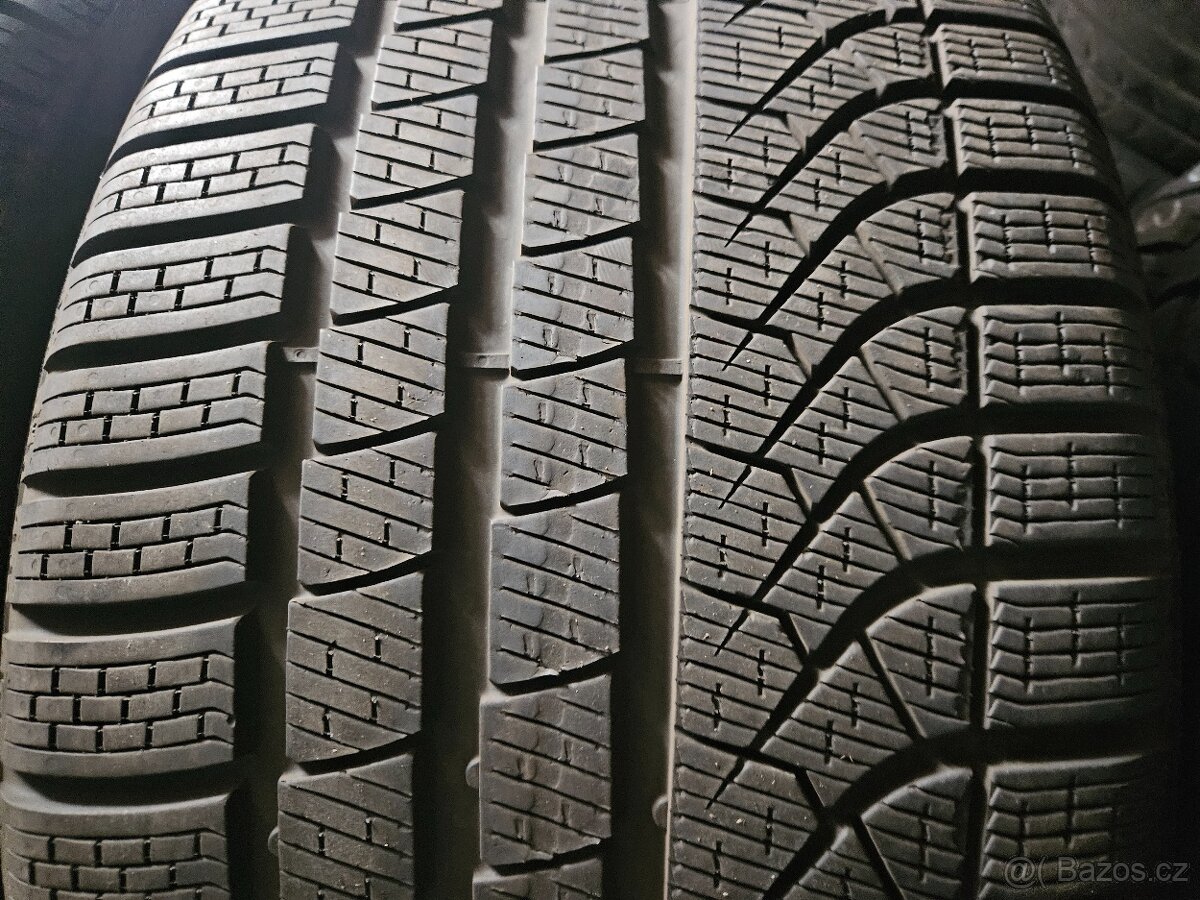 285/40R19 107V XL P Zero Winter MO1 PIRELLI